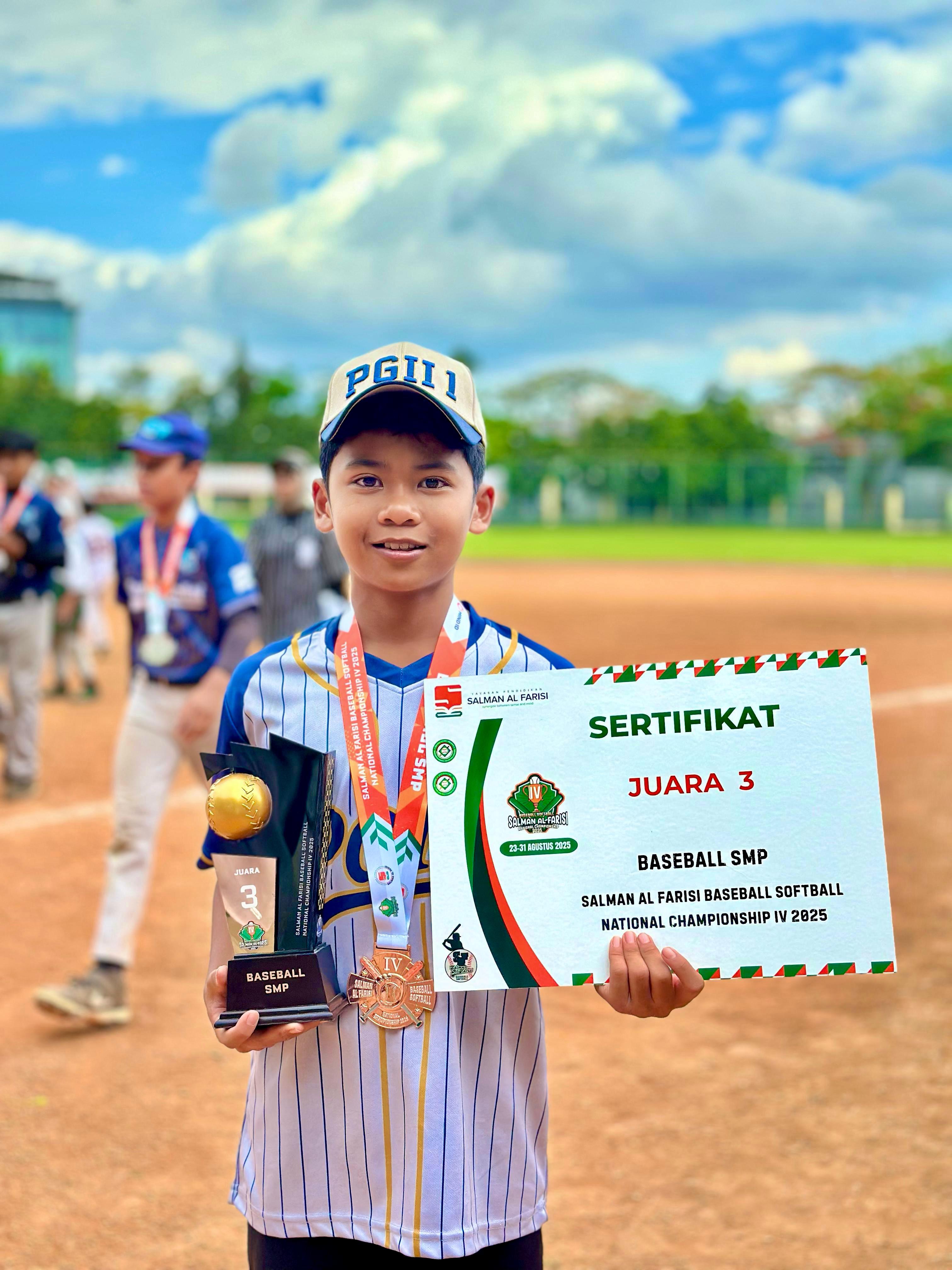 Ananda Shaqueel dari MTs Al Inayah Raih Juara 3 di Turnamen Pelajar Baseball Salaman Alfarisi