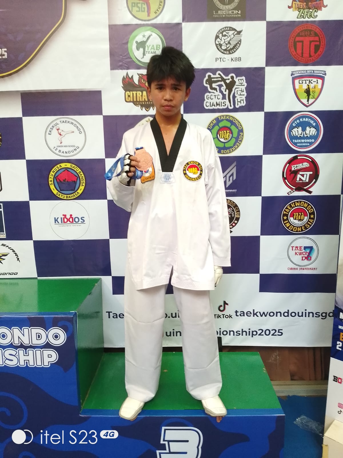 Alhamdulillah Peserta Didik MTs Al Inayah Mengukir Kejuaraan pada cabang Olash Raga Taekwondo di UIN Taekwondo Championship 7