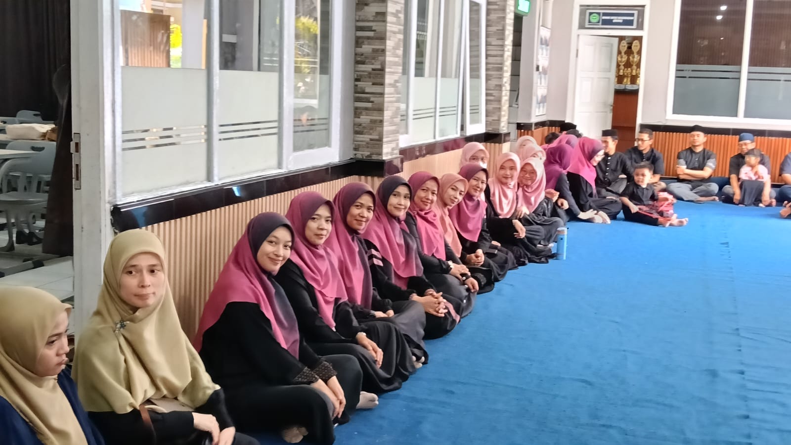 Sinergi dan Prestasi: Munggahan Keluarga Besar MTs Al Inayah Diwarnai Apresiasi Juara Se-Jawa Barat